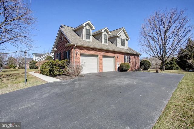 1634 MAJESTIC DRIVE, Chambersburg, PA 17202