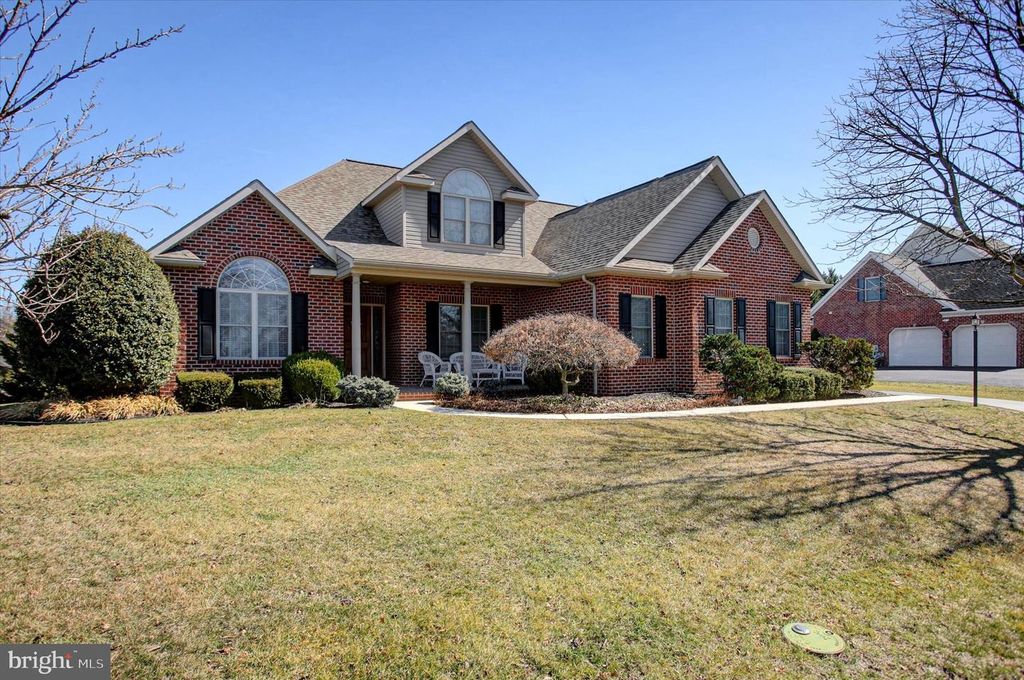 1634 MAJESTIC DRIVE, Chambersburg, PA 17202