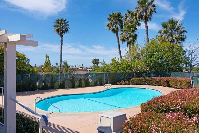 405 Requeza Street H9, Encinitas, CA 92024