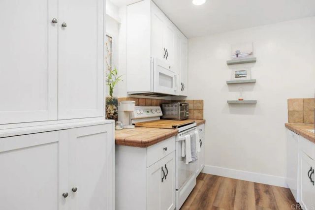 405 Requeza Street H9, Encinitas, CA 92024