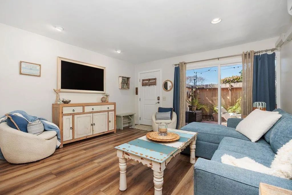 405 Requeza Street H9, Encinitas, CA 92024