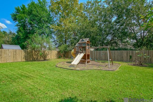 7015 Rose Hill Dr, Baton Rouge, LA 70817