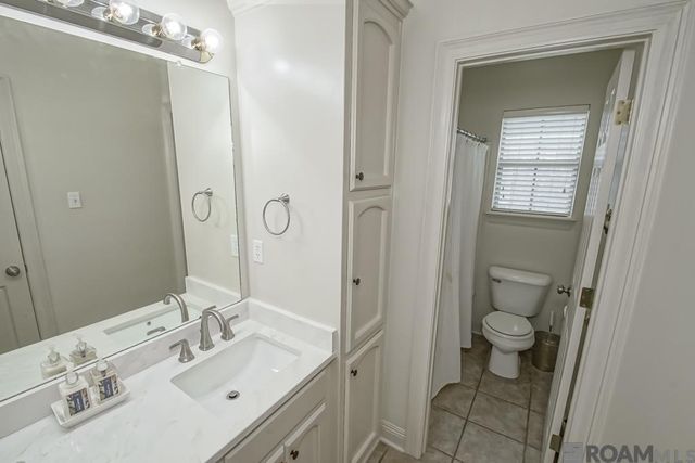 7015 Rose Hill Dr, Baton Rouge, LA 70817