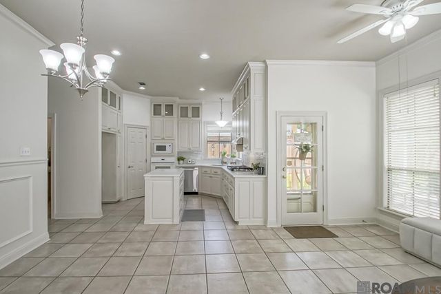 7015 Rose Hill Dr, Baton Rouge, LA 70817