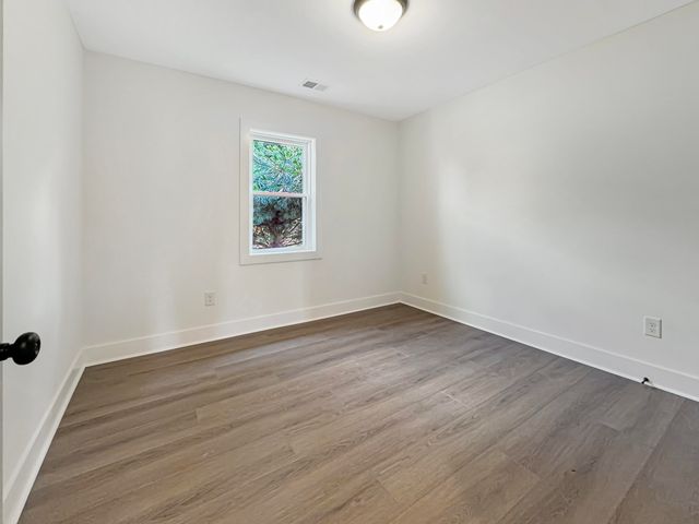 1020 Jeffries Lane, Hustonville, KY 40437