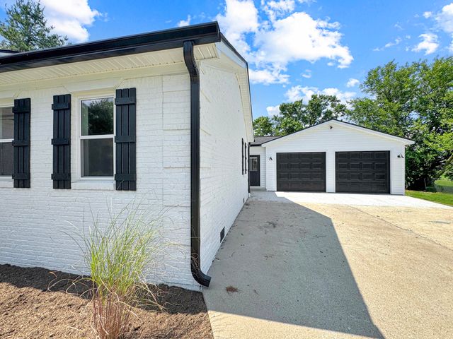 1020 Jeffries Lane, Hustonville, KY 40437