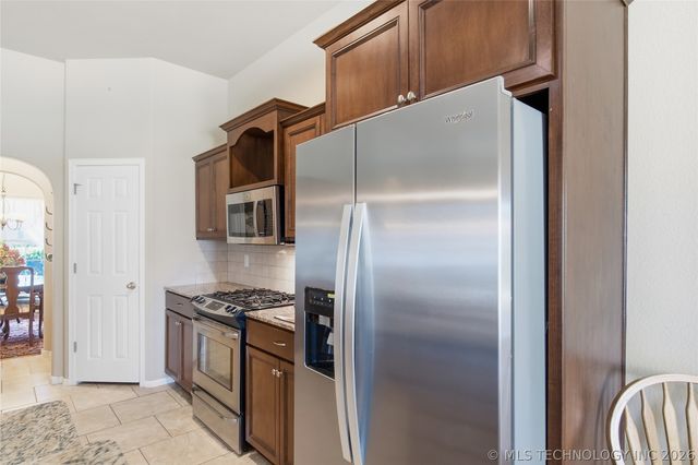 17511 E 43rd Street, Tulsa, OK 74134