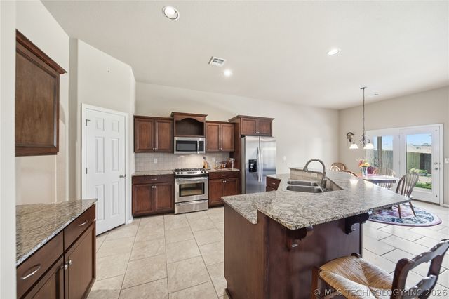 17511 E 43rd Street, Tulsa, OK 74134
