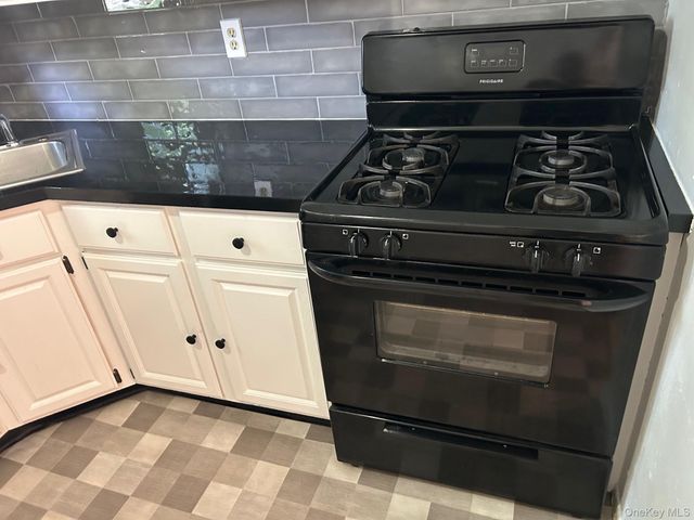 284 Sneden Place W 284, Spring Valley, NY 10977