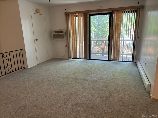 284 Sneden Place W 284, Spring Valley, NY 10977