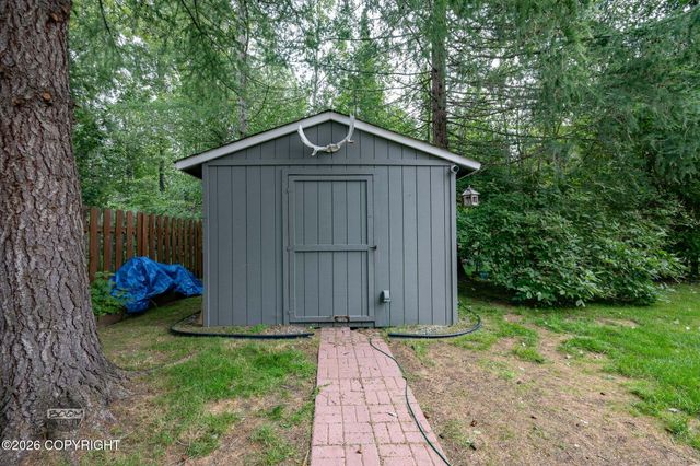 7515 White Hawk Drive, Anchorage, AK 99507