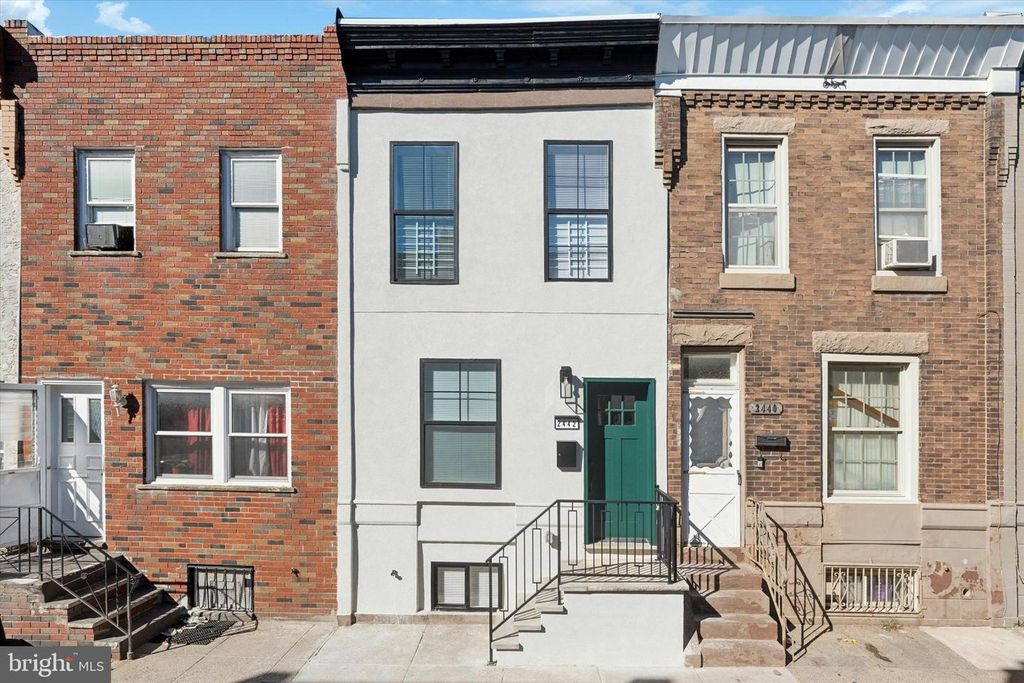 2442 S MILDRED ST, Philadelphia, PA 19148