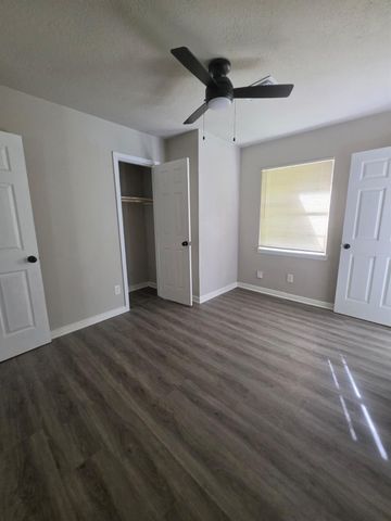 10922 Lockgate Lane, Houston, TX 77048