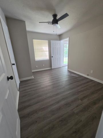10922 Lockgate Lane, Houston, TX 77048