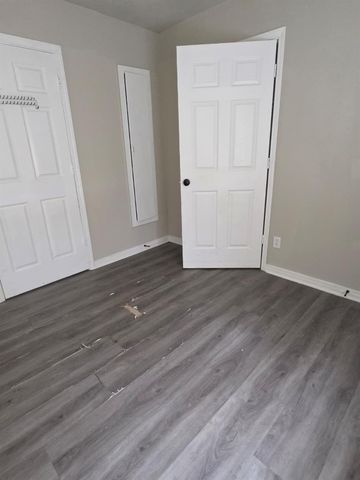 10922 Lockgate Lane, Houston, TX 77048
