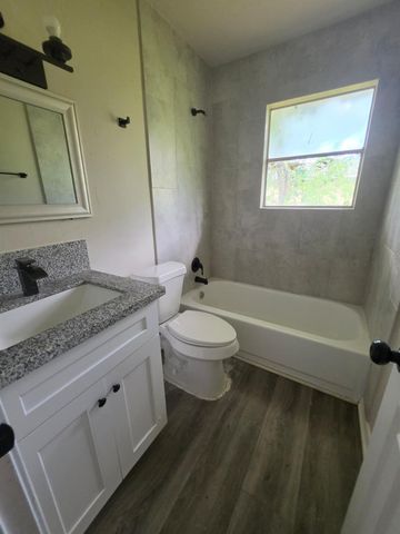 10922 Lockgate Lane, Houston, TX 77048