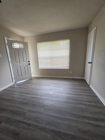 10922 Lockgate Lane, Houston, TX 77048