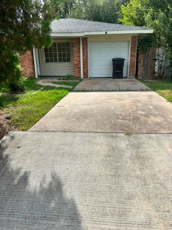 10922 Lockgate Lane, Houston, TX 77048