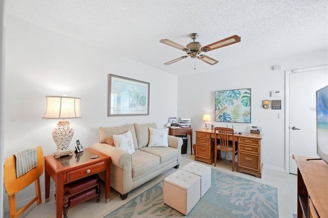 6089 CLUBSIDE DRIVE 7686, Sarasota, FL 34243