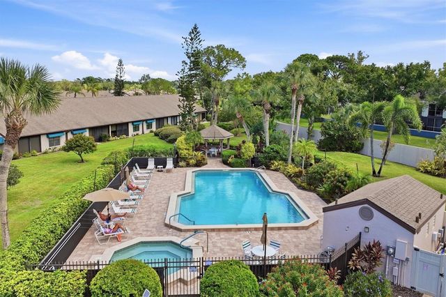 6089 CLUBSIDE DRIVE 7686, Sarasota, FL 34243