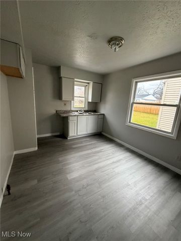 4180 E 148th Street, Cleveland, OH 44128