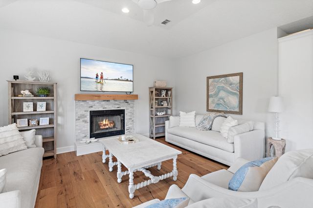 1402 E Baytowne Avenue, Miramar Beach, FL 32550