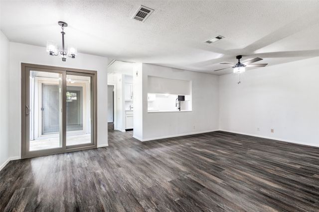 3326 Gardenview Circle, Denton, TX 76207