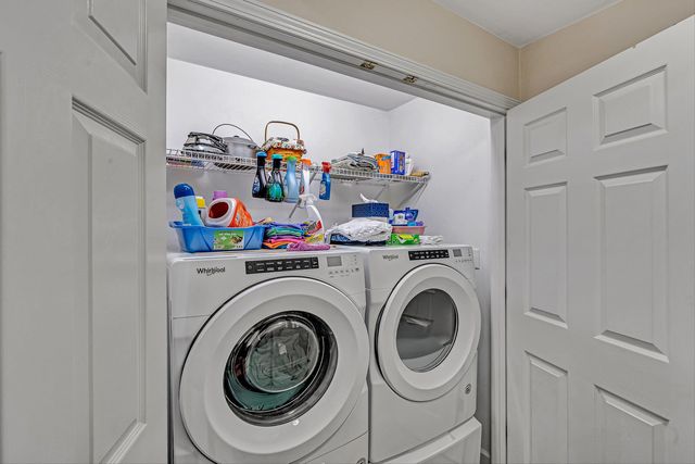 2310 Green Knoll LN, Vinton, VA 24179