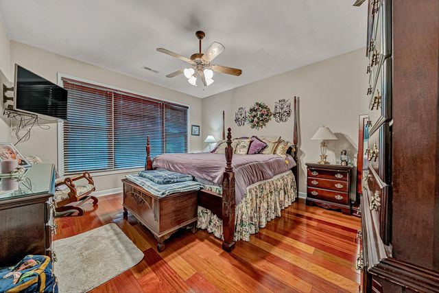 2310 Green Knoll LN, Vinton, VA 24179