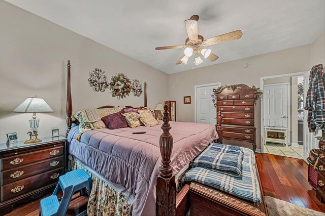2310 Green Knoll LN, Vinton, VA 24179