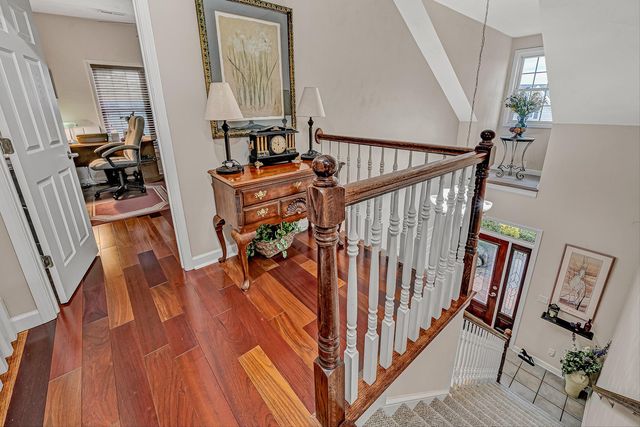 2310 Green Knoll LN, Vinton, VA 24179