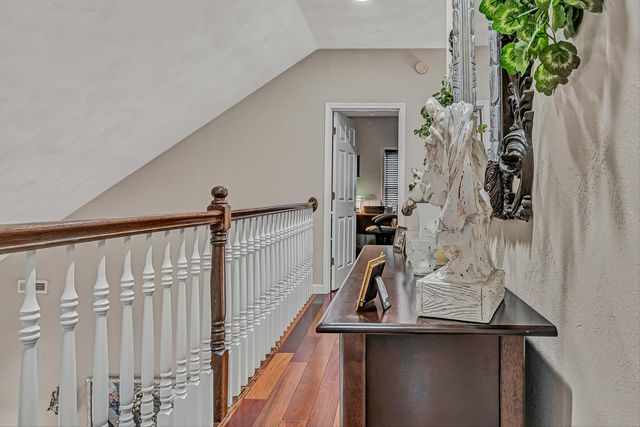 2310 Green Knoll LN, Vinton, VA 24179