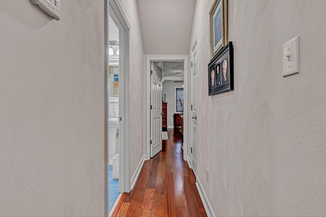 2310 Green Knoll LN, Vinton, VA 24179