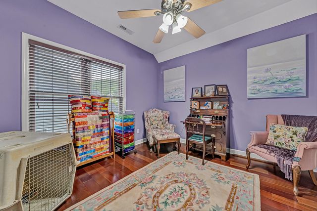 2310 Green Knoll LN, Vinton, VA 24179