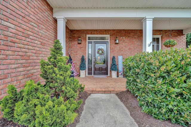 2310 Green Knoll LN, Vinton, VA 24179