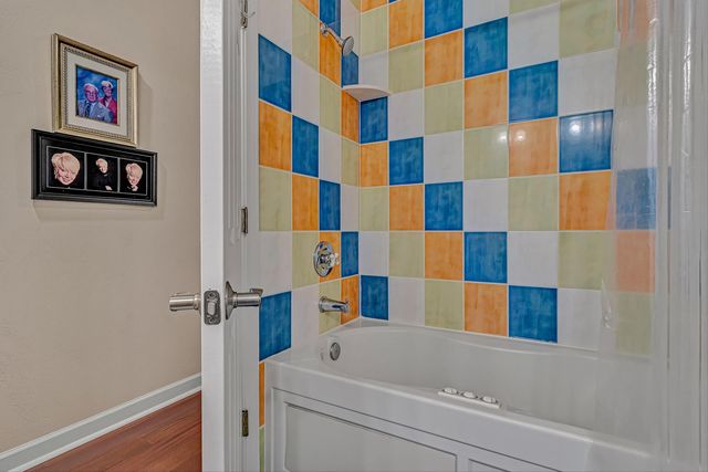 2310 Green Knoll LN, Vinton, VA 24179