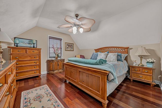 2310 Green Knoll LN, Vinton, VA 24179