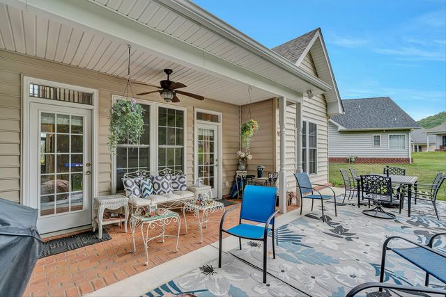 2310 Green Knoll LN, Vinton, VA 24179