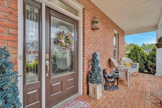 2310 Green Knoll LN, Vinton, VA 24179