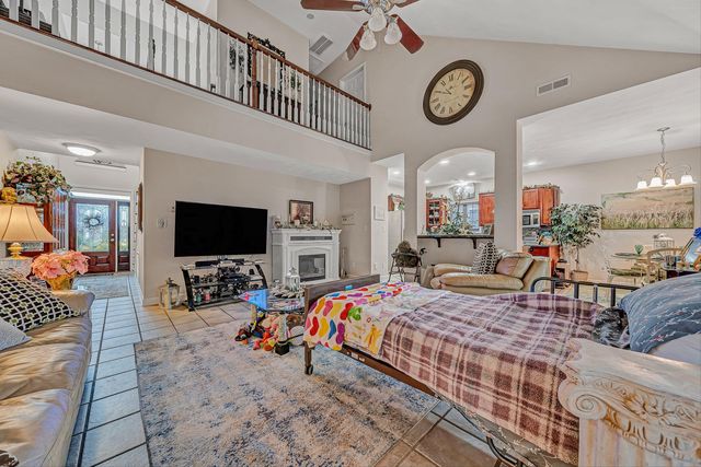 2310 Green Knoll LN, Vinton, VA 24179