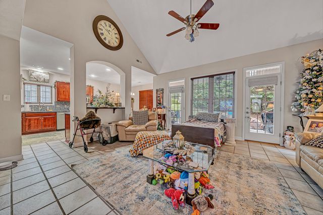 2310 Green Knoll LN, Vinton, VA 24179