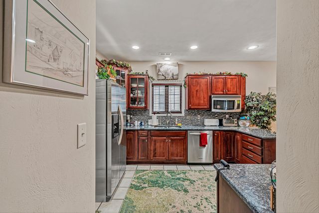 2310 Green Knoll LN, Vinton, VA 24179