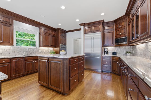9429 Weatherly Dr, Brentwood, TN 37027
