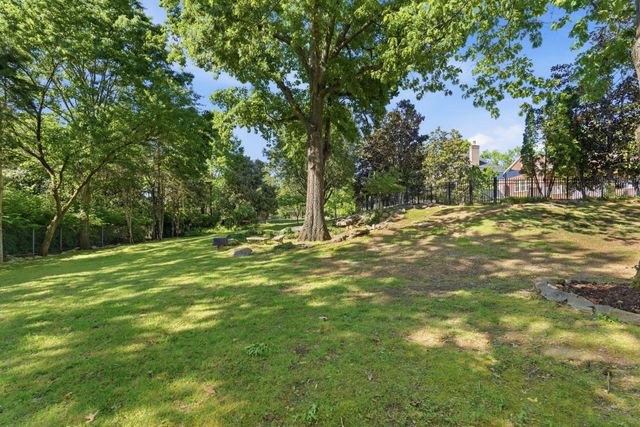 9429 Weatherly Dr, Brentwood, TN 37027