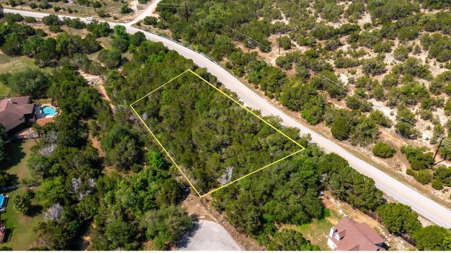 1306 Daviot DR, Spicewood, TX 78669
