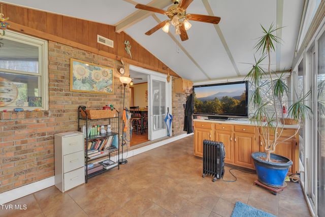 473 Oak Grove Road, Gray, TN 37615