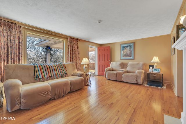473 Oak Grove Road, Gray, TN 37615