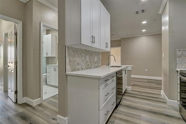 5000 CULBREATH KEY WAY 4-306, Tampa, FL 33611