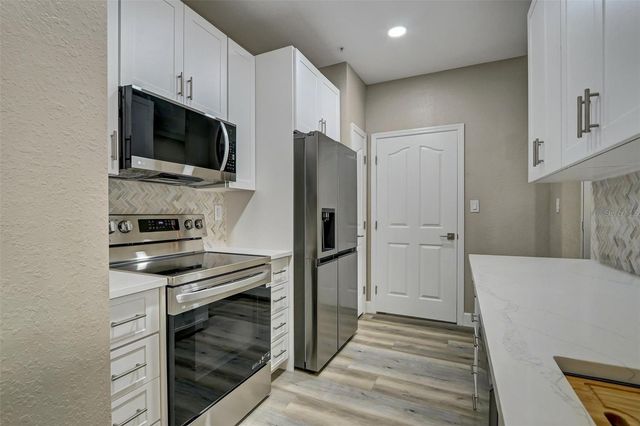 5000 CULBREATH KEY WAY 4-306, Tampa, FL 33611