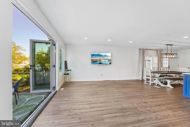 923 SHORT RD, Baltimore, MD 21222